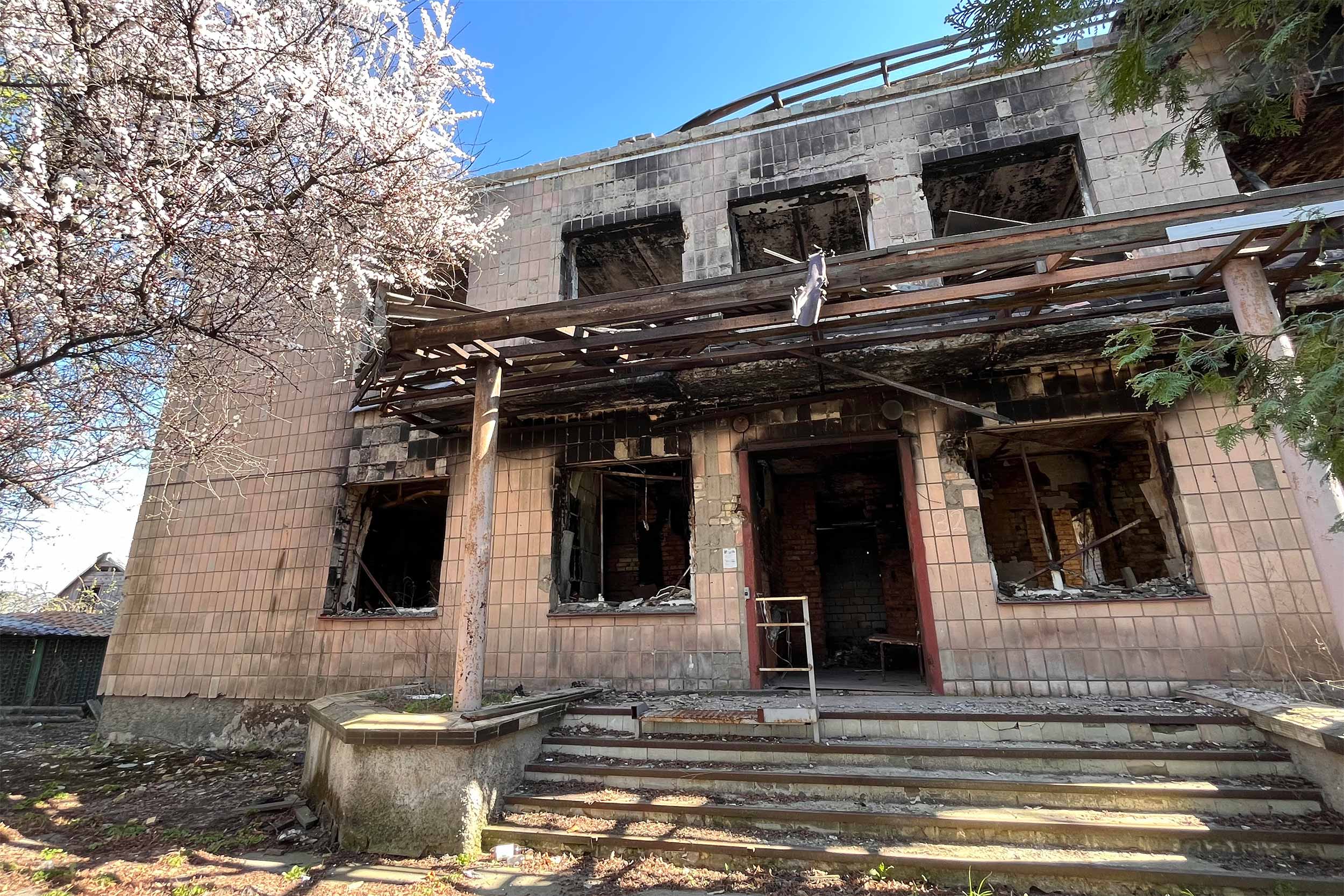 Burnt down Borodyansky court building. © I. Domashchenko