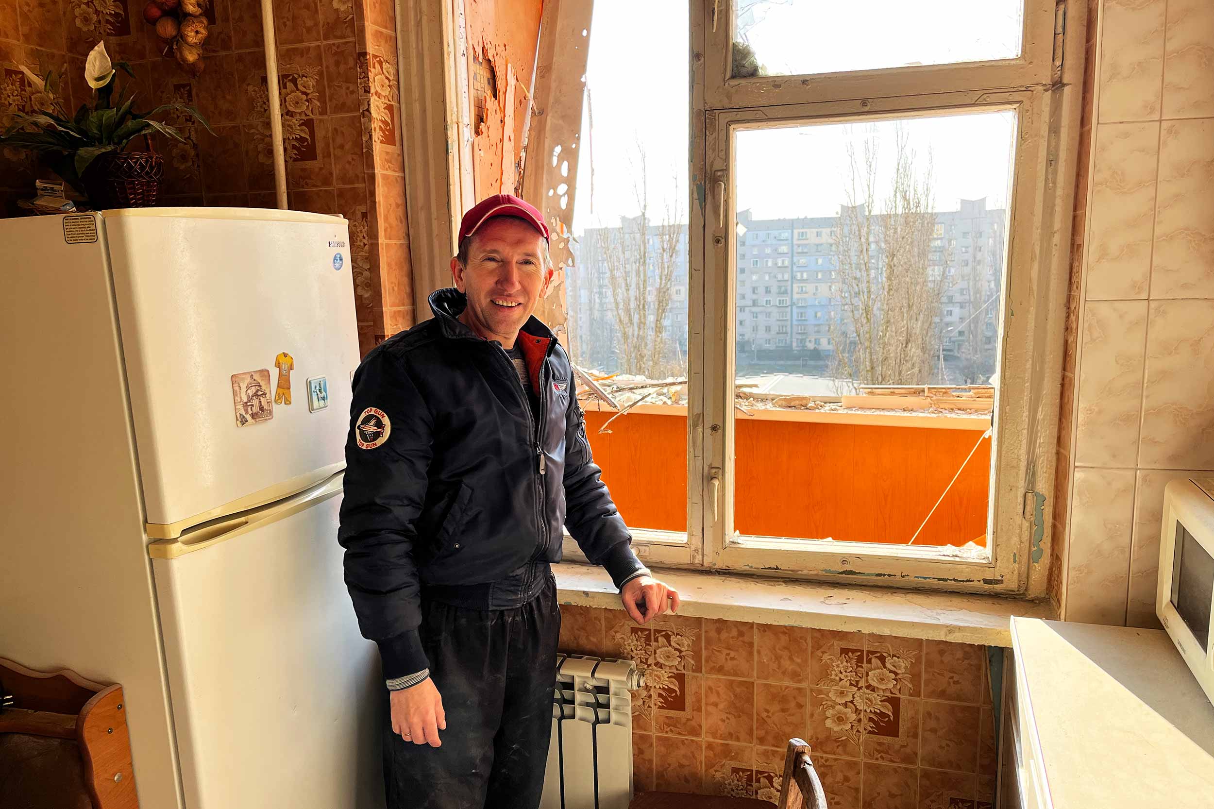 Vyacheslav, 47, shipyard worker lived in the Ostriv complex but by December the shelling in their yard became routine and they relocated to Mykolaiv at the behest of their daughter. © Anthony Borden/IWPR